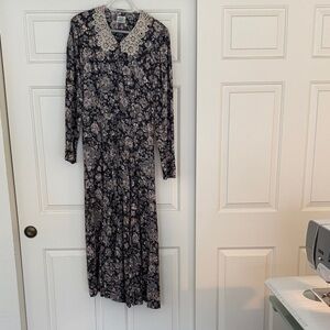 Laura Ashley Grey, Taupe & Cream Floral Long Sleeve Dress w/ Lace Collar, Size 8
